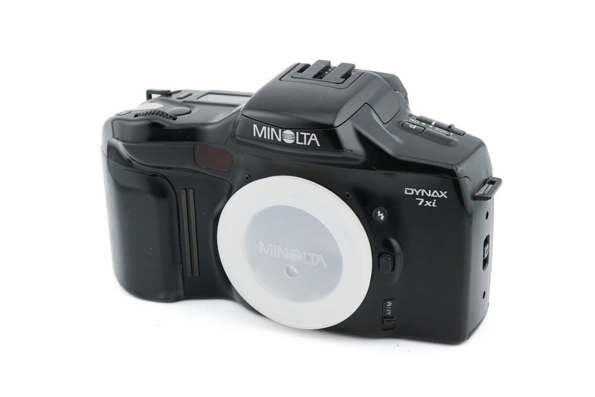 Minolta Dynax 7xi - Cámara Analógica de 35mm SLR (Reacondicionado) Negro · imagen principal