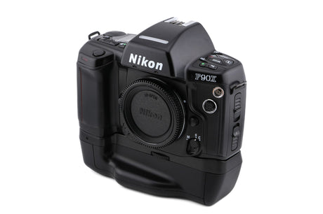 Nikon F90X + MB-10 Battery Pack 