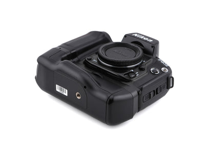Nikon F90X + MB-10 Battery Pack 