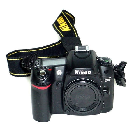 D80 SLR - Black + Nikon AF-S DX Nikkor 18-70mm f/3.5-4.5G ED-IF f/3.5-4.5 