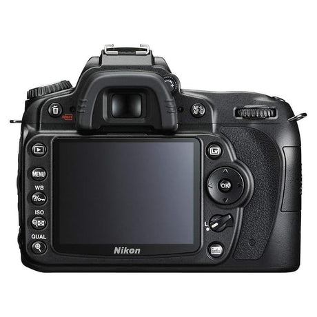 D90 SLR - Black + Nikon Nikkor AF-S DX VR 18-105mm f/3.5-5.6G ED f/3.5-5.6 