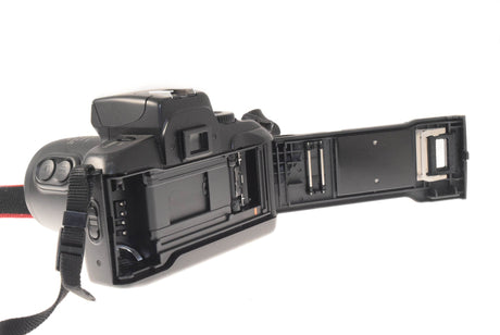Canon EOS 700 + 35-80mm f4-5.6 Power Zoom 