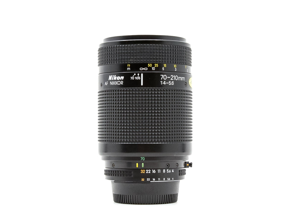 Nikon AF Nikkor 70-210mm f/4-5.6 · imagen principal