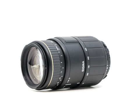 Sigma 70-300mm f/4-5.6 APO Macro - Nikon Fit