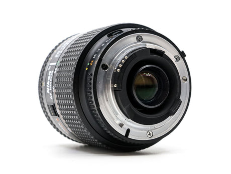 Nikon AF Nikkor 28-105mm f/3.5-4.5D Macro 