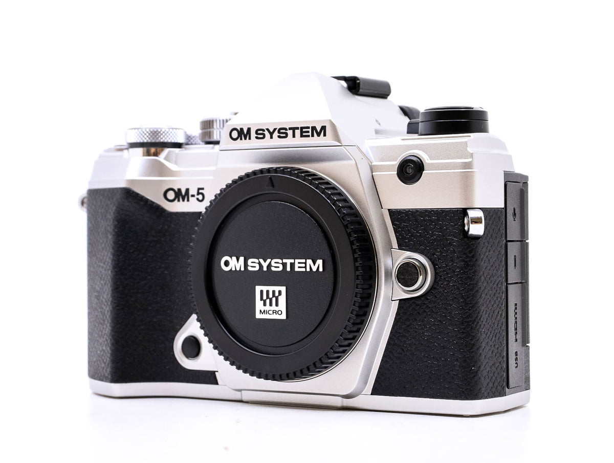 OM SYSTEM OM-5 · imagen principal