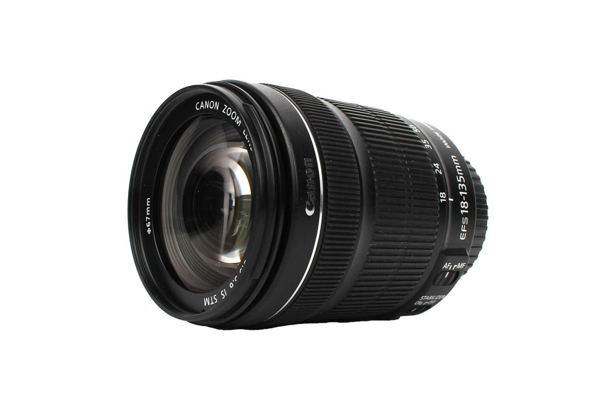 Canon EF-S 18-135mm f/3.5-5.6 IS STM · imagen principal