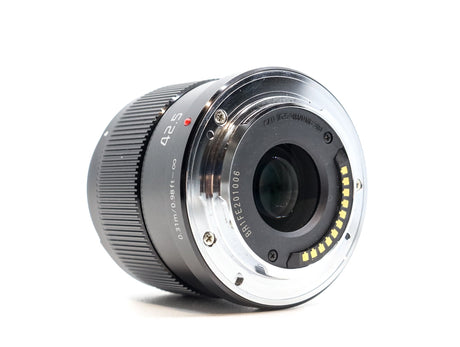 Panasonic Lumix G 42.5mm f/1.7 ASPH Power O.I.S.