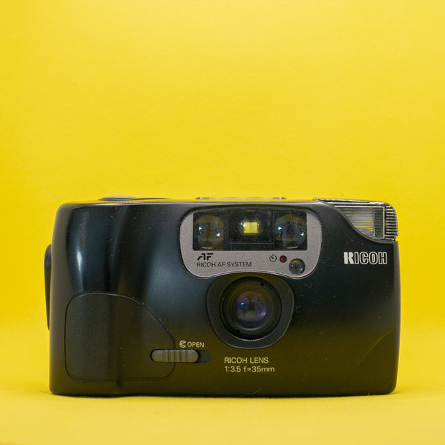 Ricoh FF-9S - Cámara Analógica Compacta de 35mm Vintage de segunda mano en Camera Market